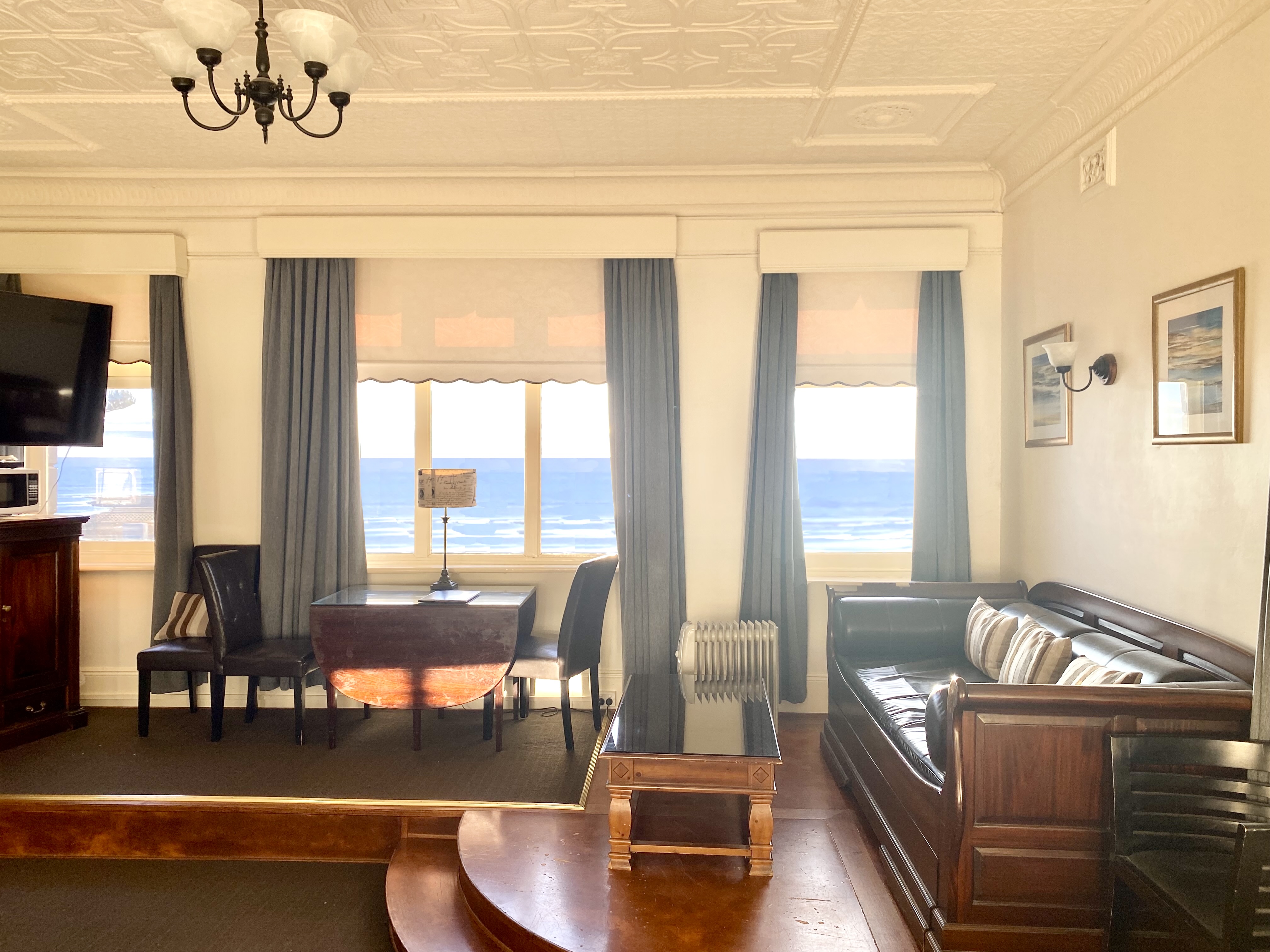 Beachfront Family Spa Room with Sea Views